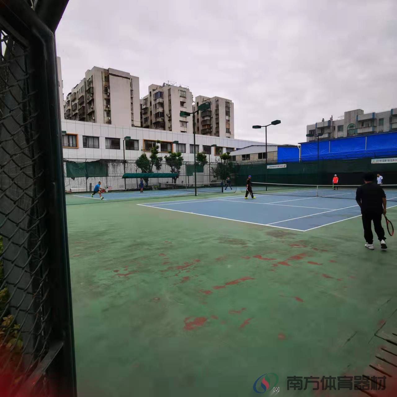 黄岐文化广场网球场(图1)