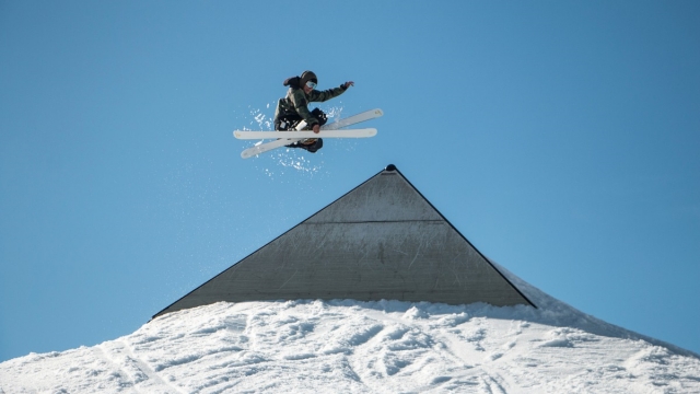 开元室内健身高手对墙击球